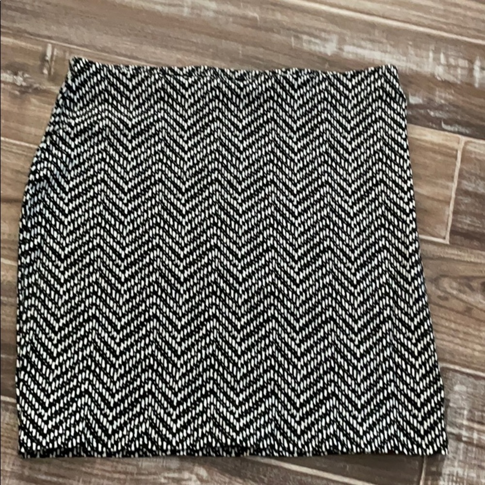 Black and white herringbone mini pencil skirt